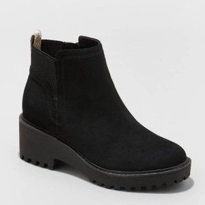 Size 8.5, Women's Black Taci Pull-On Ankle Boots // Wide Width, Universal Thread